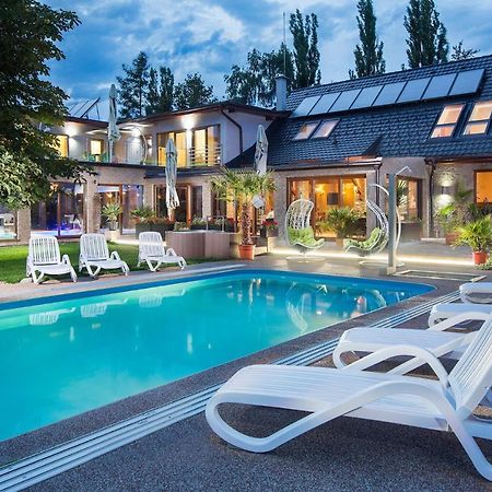 Aqua & Wellness Resort Alzbeta Lipótszentmiklós Kültér fotó